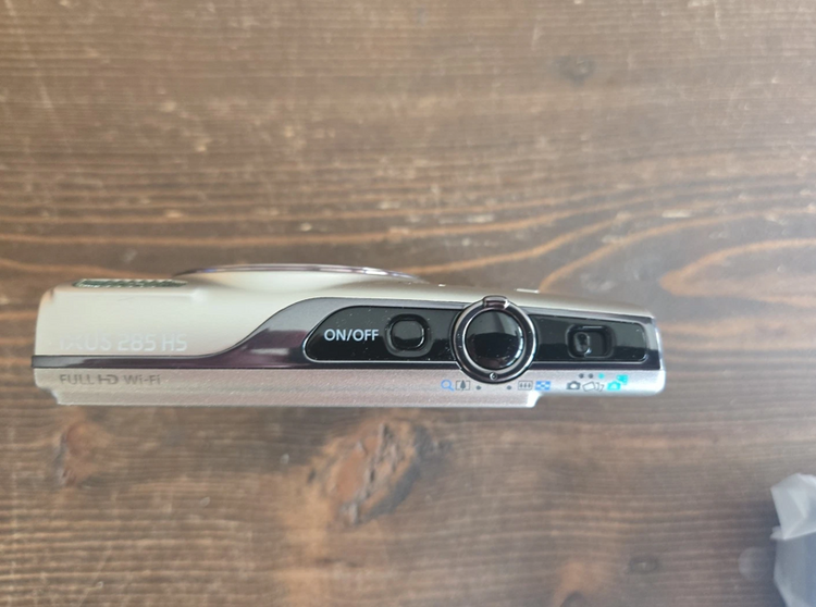 Stunning New Boxed Canon IXUS 285 HS Compact Digital Camera, 20.2 MP - Silver